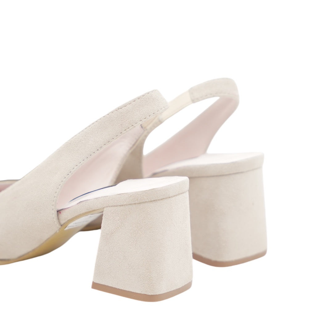 Zapatilla Chanel descalza
